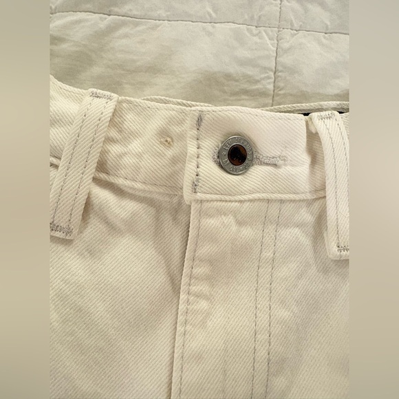 Levi’s Mom Shorts - White Denim - Picture 4 of 7